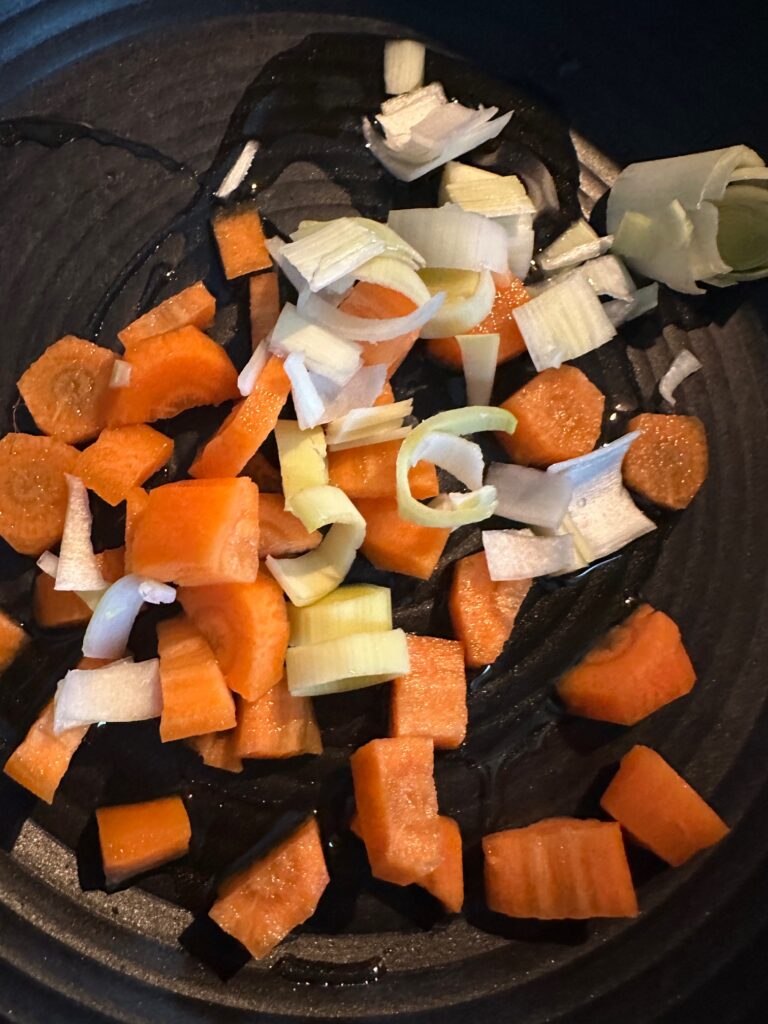 carrot and leek in pan