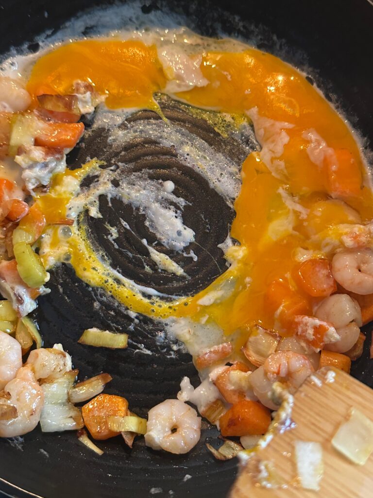 egg, shrimp, carrot and leek